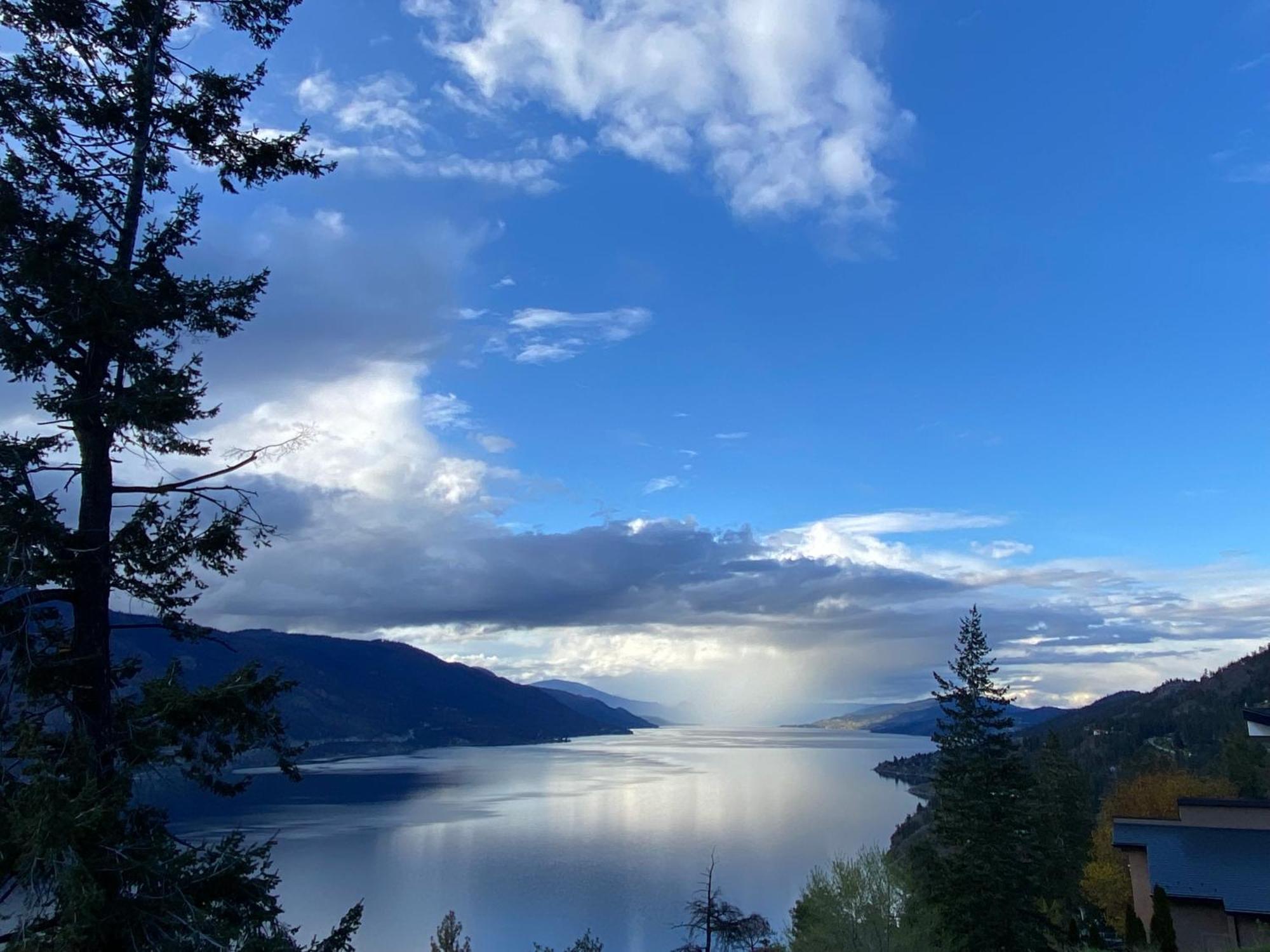 Kelowfornia Lakeview Retreat Kelowna Dış mekan fotoğraf