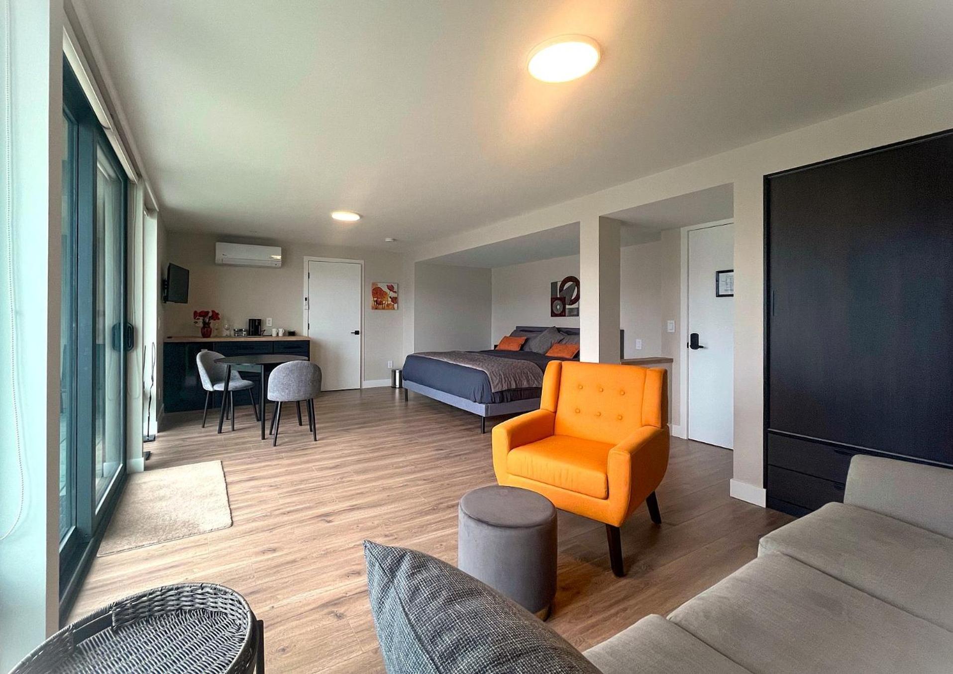 Kelowfornia Lakeview Retreat Kelowna Dış mekan fotoğraf