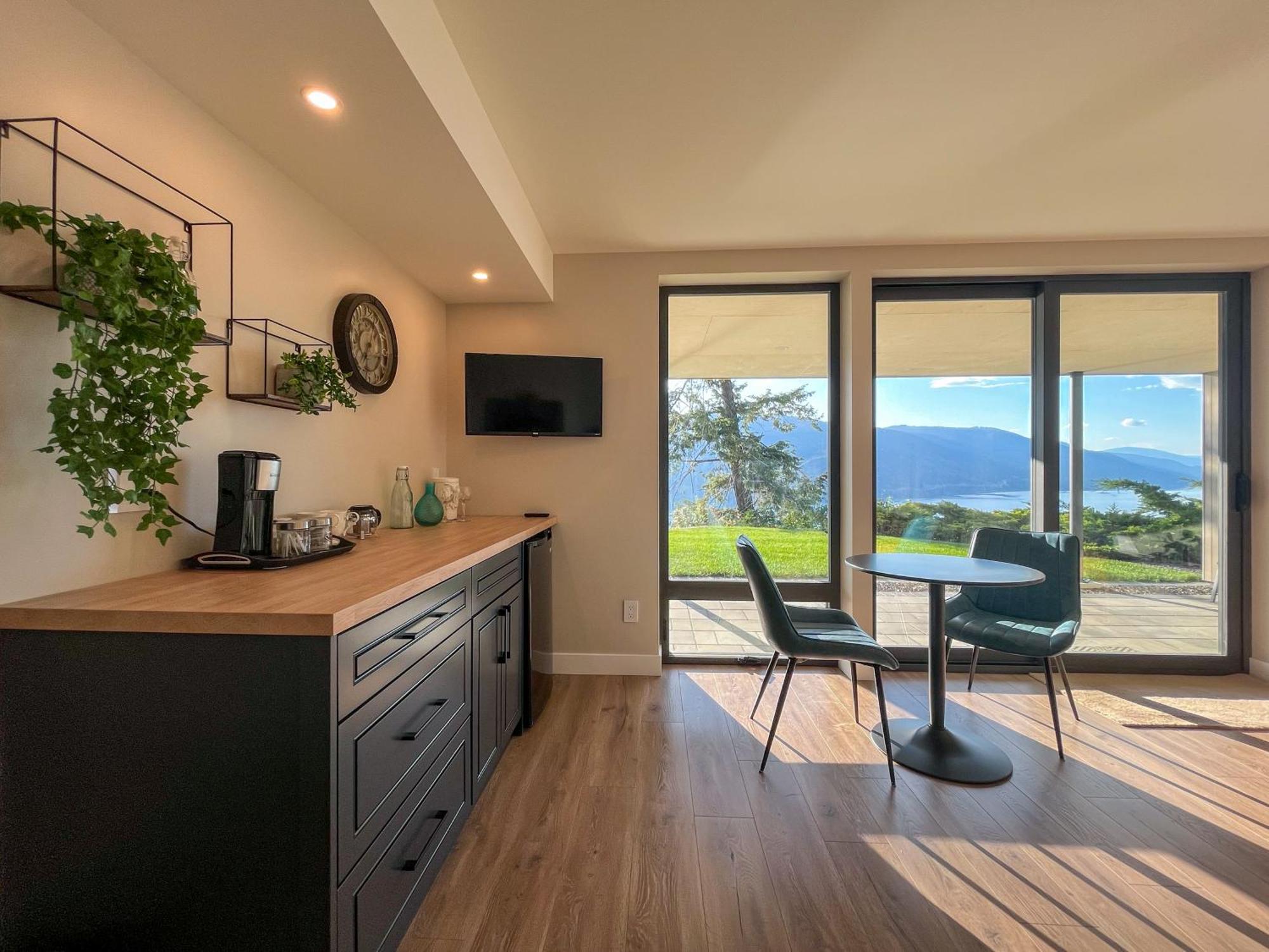 Kelowfornia Lakeview Retreat Kelowna Oda fotoğraf