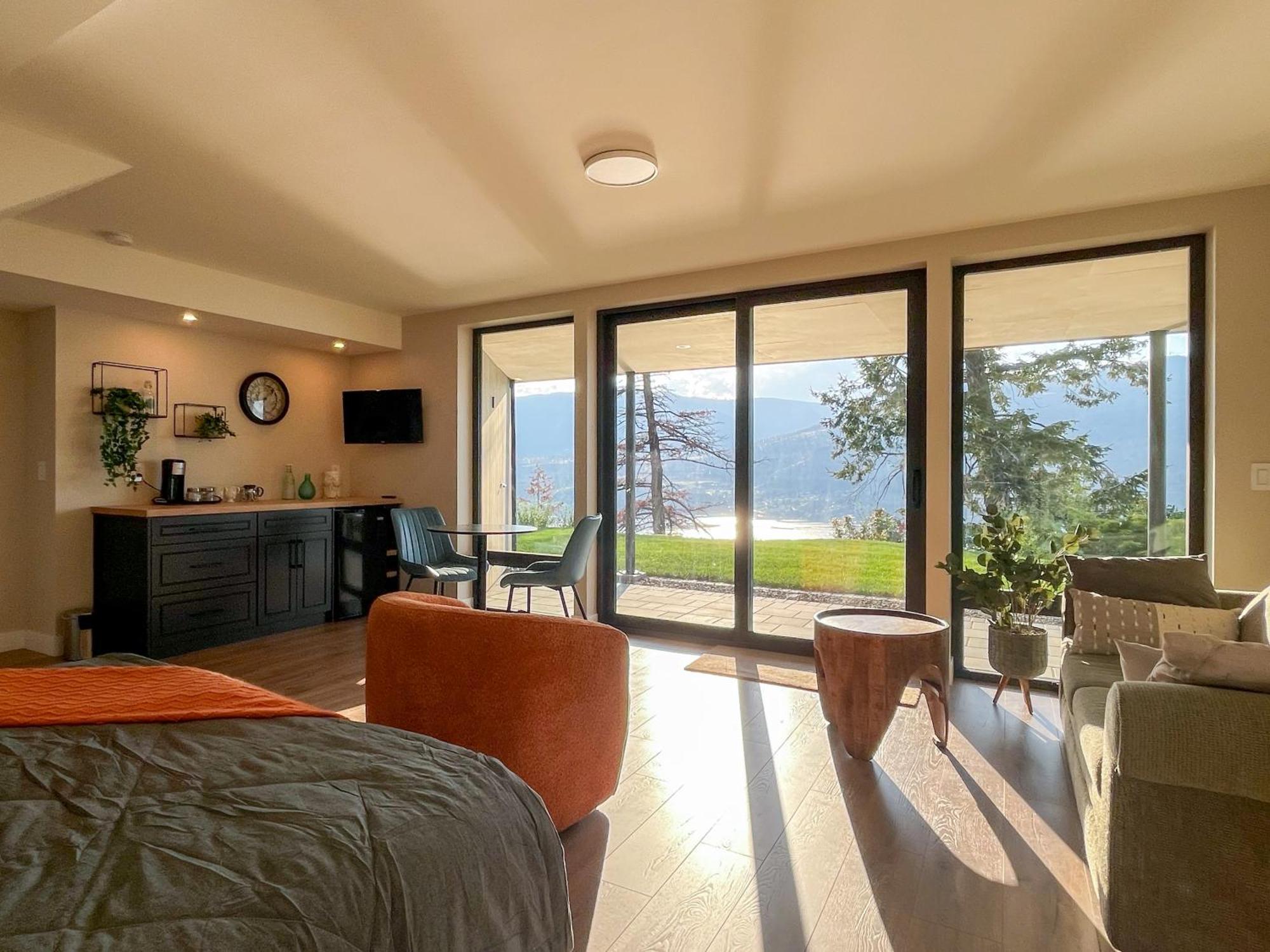 Kelowfornia Lakeview Retreat Kelowna Oda fotoğraf