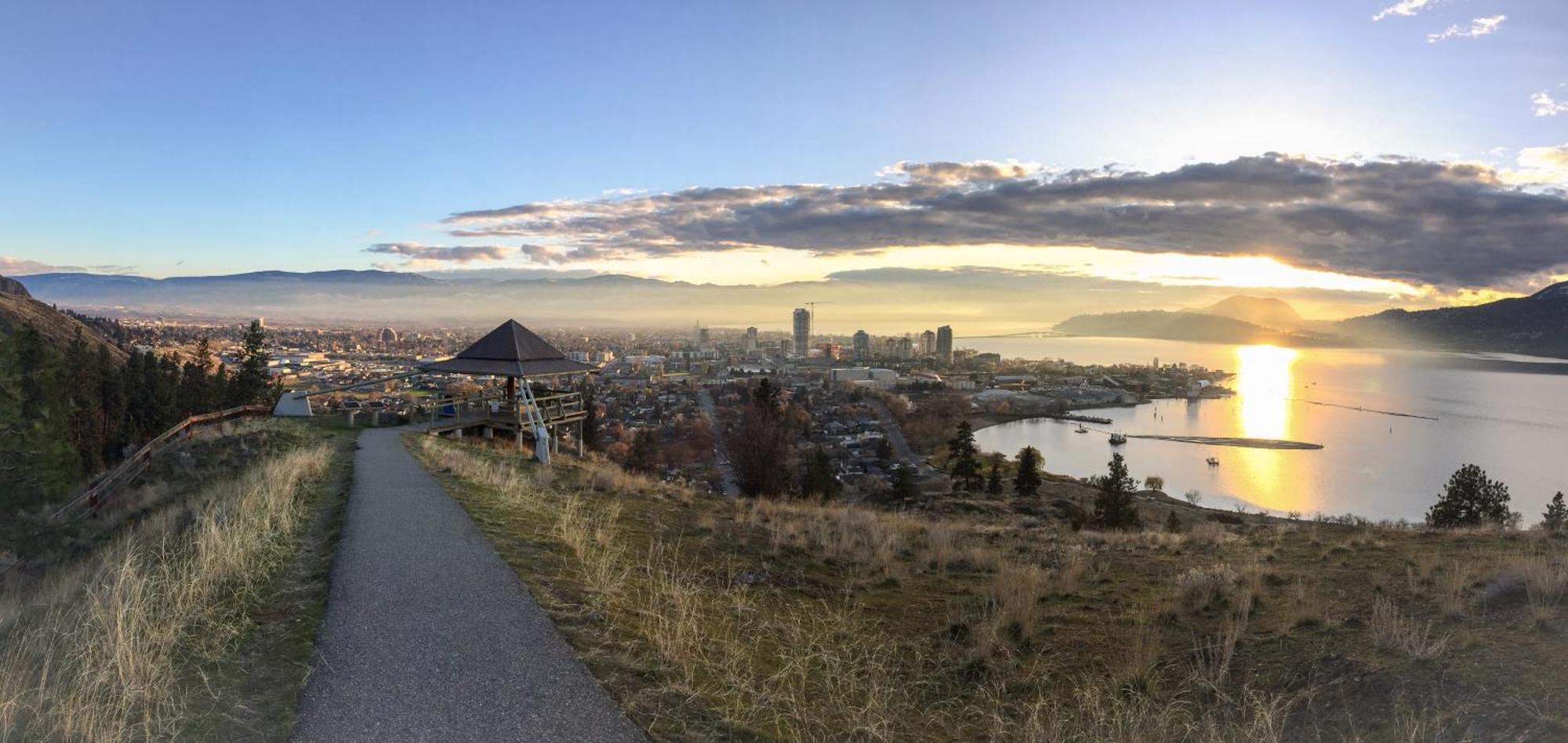 Kelowfornia Lakeview Retreat Kelowna Dış mekan fotoğraf