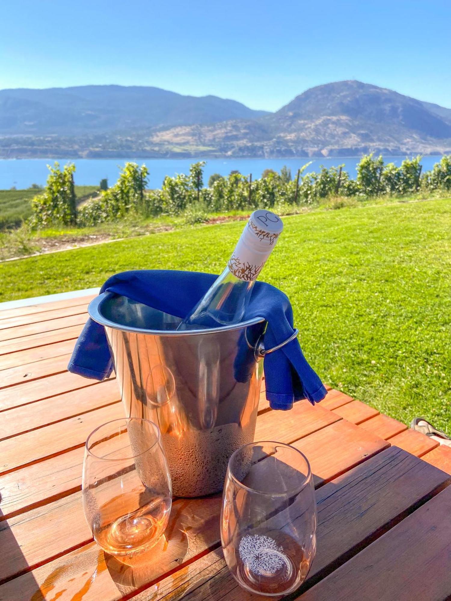 Kelowfornia Lakeview Retreat Kelowna Dış mekan fotoğraf